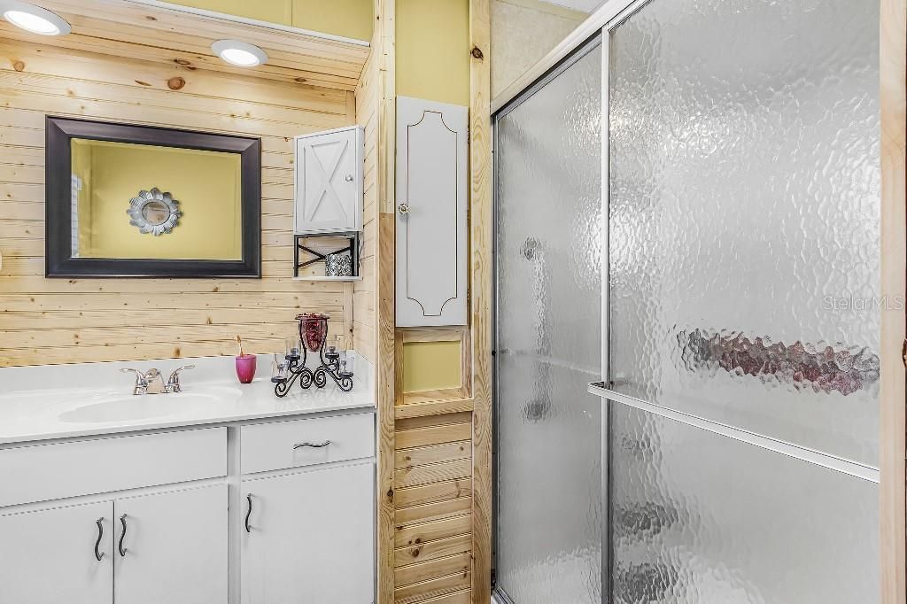For Sale: $159,900 (2 beds, 2 baths, 1188 Square Feet)