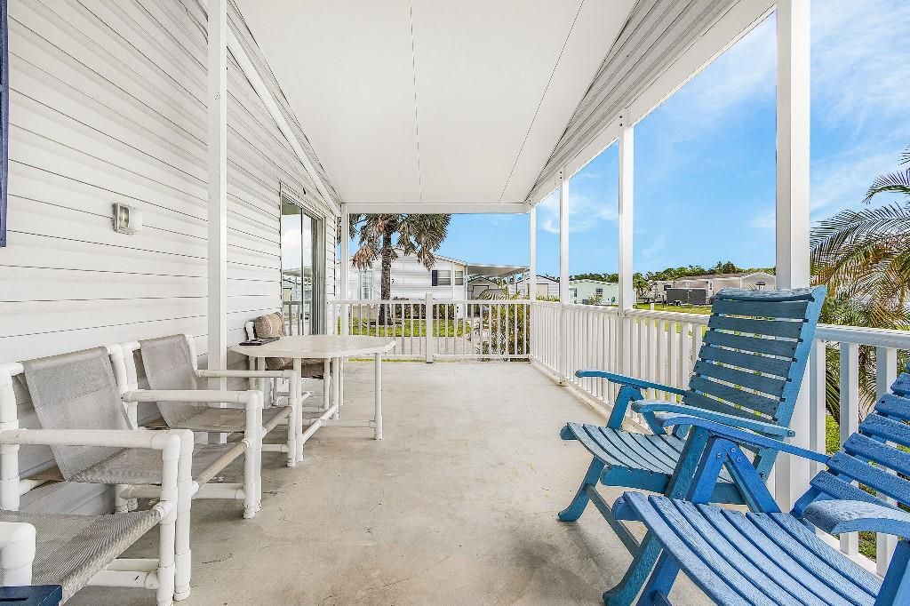 For Sale: $159,900 (2 beds, 2 baths, 1188 Square Feet)