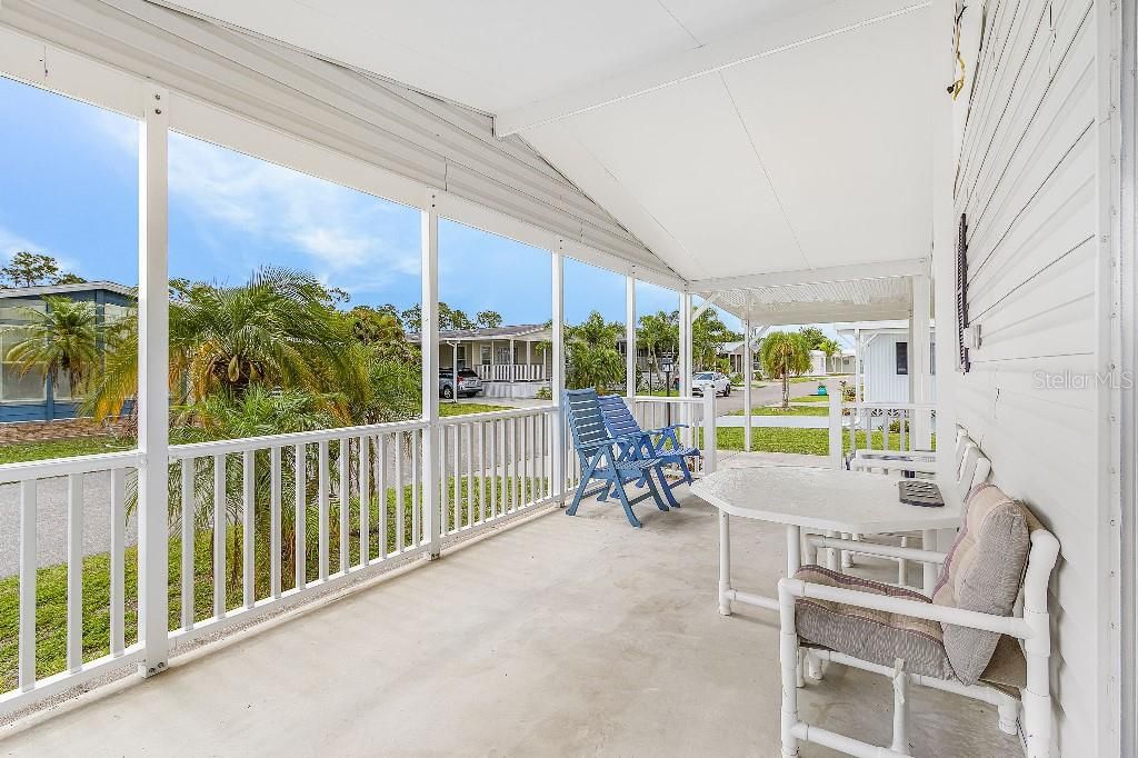 For Sale: $159,900 (2 beds, 2 baths, 1188 Square Feet)