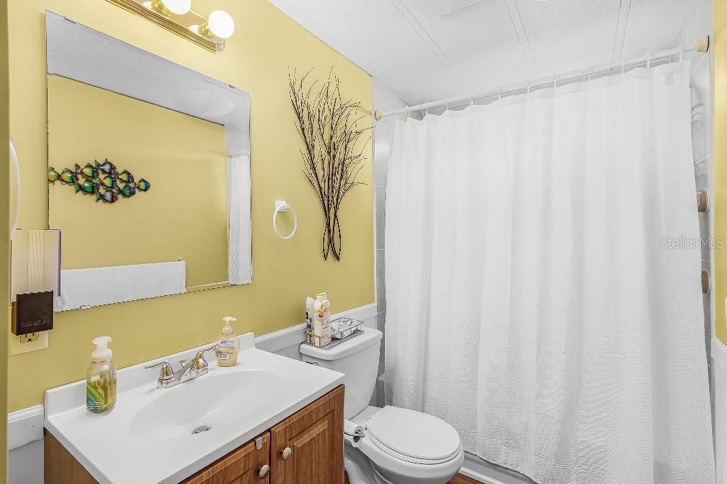 For Sale: $159,900 (2 beds, 2 baths, 1188 Square Feet)