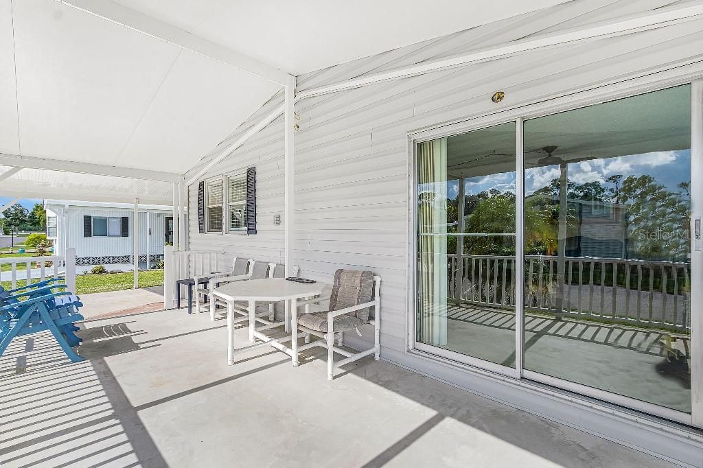 For Sale: $159,900 (2 beds, 2 baths, 1188 Square Feet)