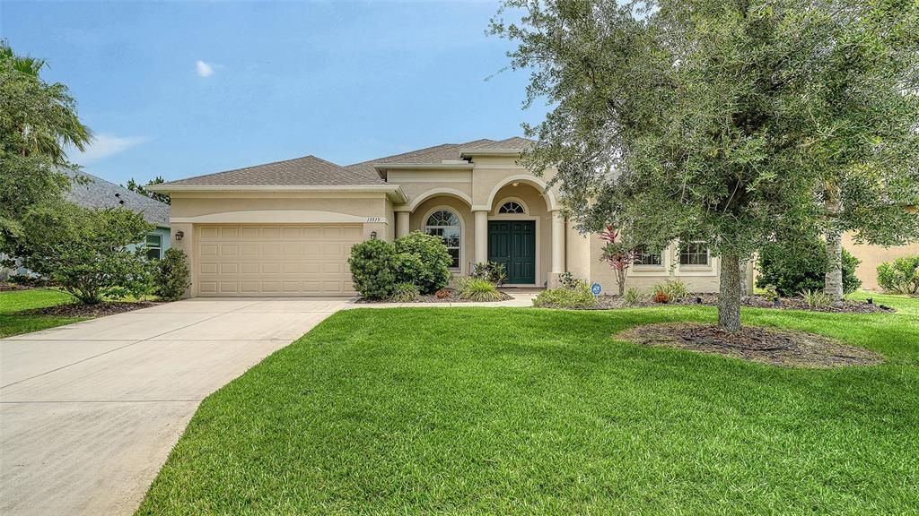 For Sale: $595,000 (4 beds, 2 baths, 2369 Square Feet)
