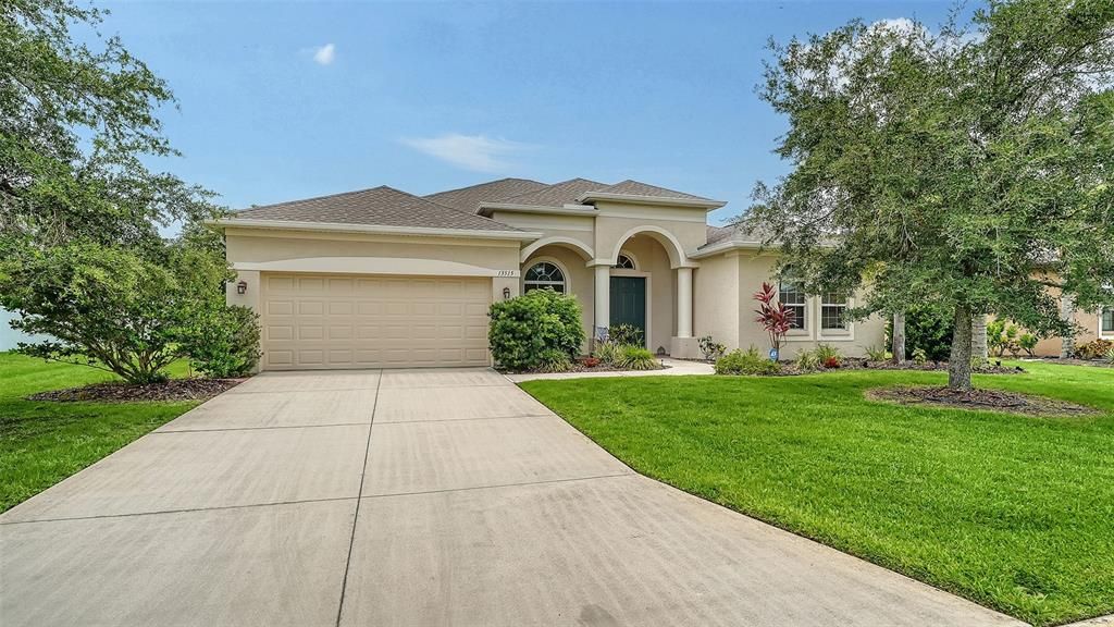 For Sale: $595,000 (4 beds, 2 baths, 2369 Square Feet)