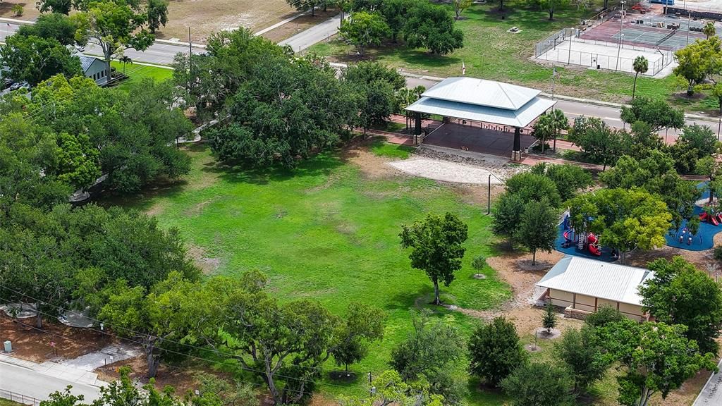 For Sale: $339,000 (2 beds, 1 baths, 896 Square Feet)