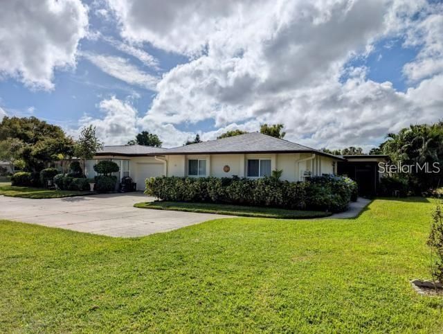 For Rent: $2,000 (2 beds, 2 baths, 1000 Square Feet)