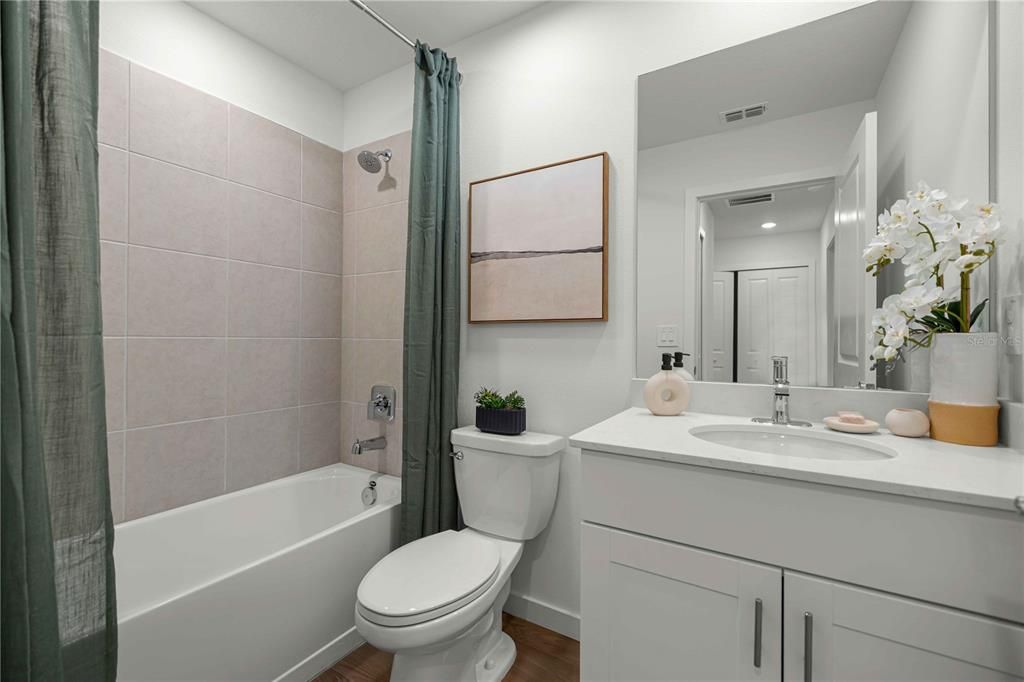 For Sale: $228,990 (3 beds, 2 baths, 1400 Square Feet)
