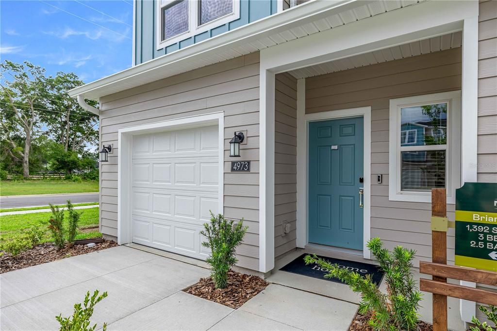 For Sale: $228,990 (3 beds, 2 baths, 1400 Square Feet)