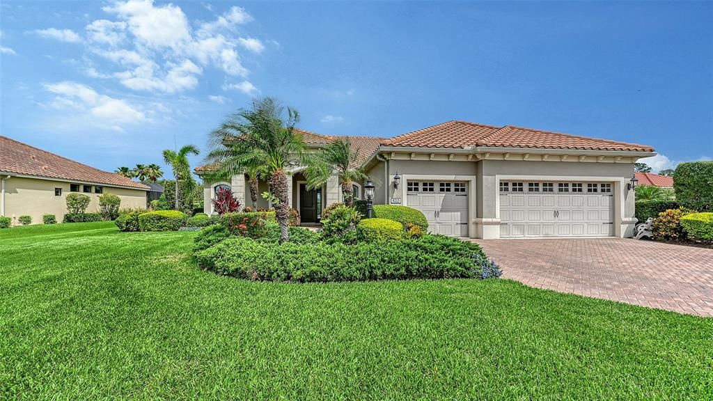 En Venta: $995,000 (3 camas, 3 baños, 2560 Pies cuadrados)