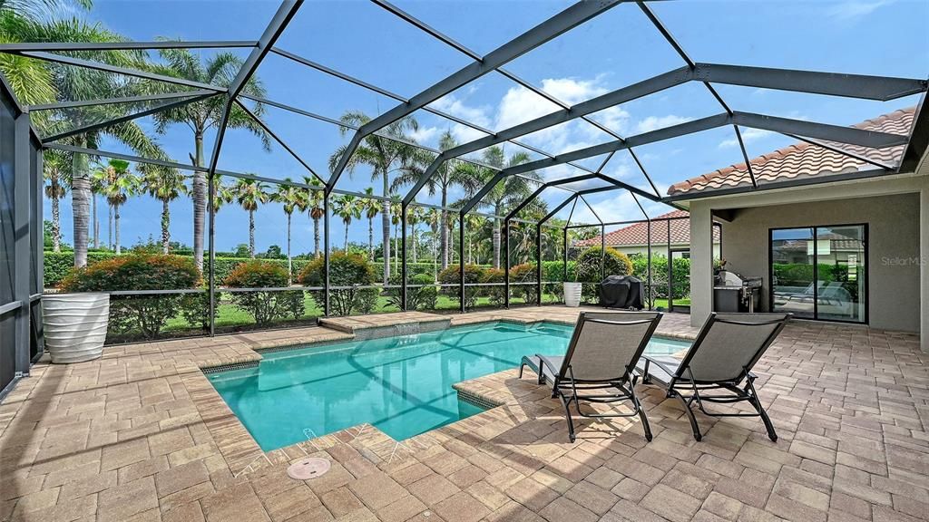 En Venta: $995,000 (3 camas, 3 baños, 2560 Pies cuadrados)