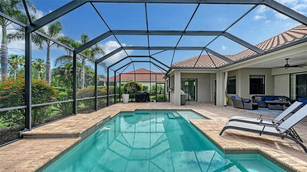 En Venta: $995,000 (3 camas, 3 baños, 2560 Pies cuadrados)