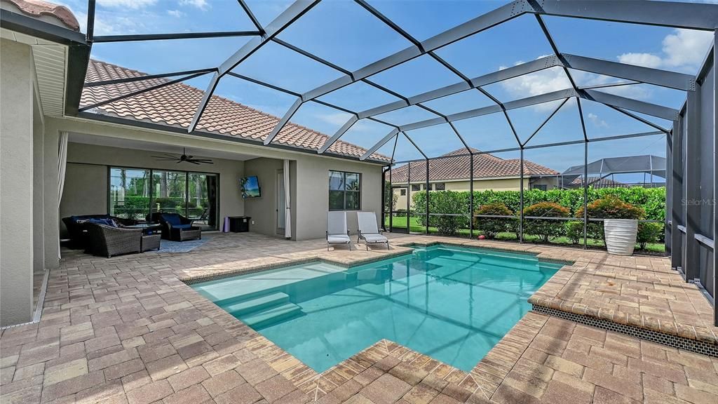 En Venta: $995,000 (3 camas, 3 baños, 2560 Pies cuadrados)