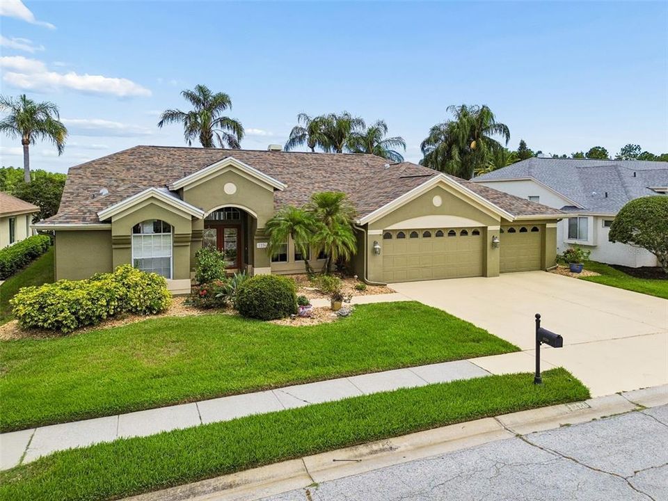 En Venta: $579,900 (4 camas, 3 baños, 2245 Pies cuadrados)