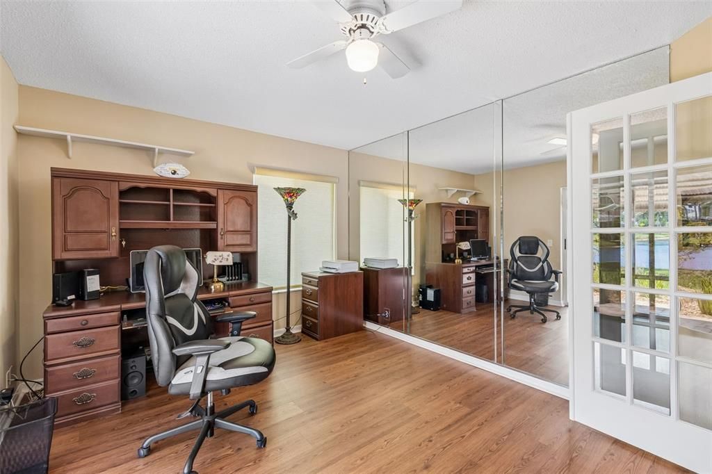En Venta: $579,900 (4 camas, 3 baños, 2245 Pies cuadrados)