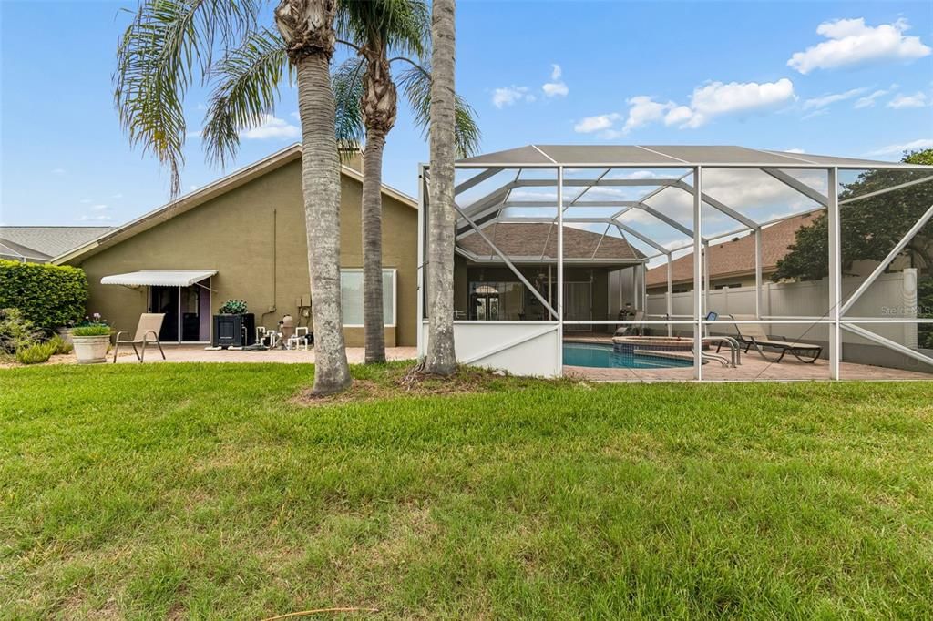 En Venta: $579,900 (4 camas, 3 baños, 2245 Pies cuadrados)