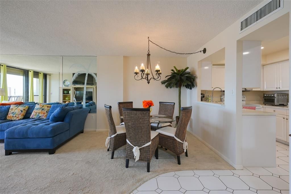 For Sale: $499,950 (2 beds, 2 baths, 1240 Square Feet)