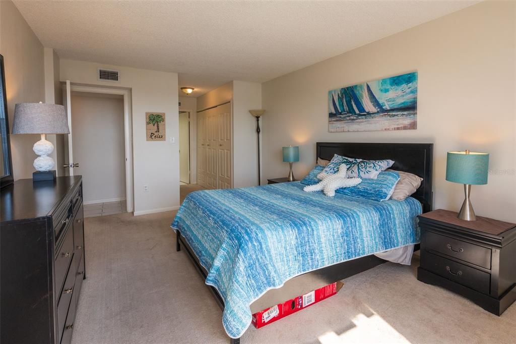 For Sale: $499,950 (2 beds, 2 baths, 1240 Square Feet)