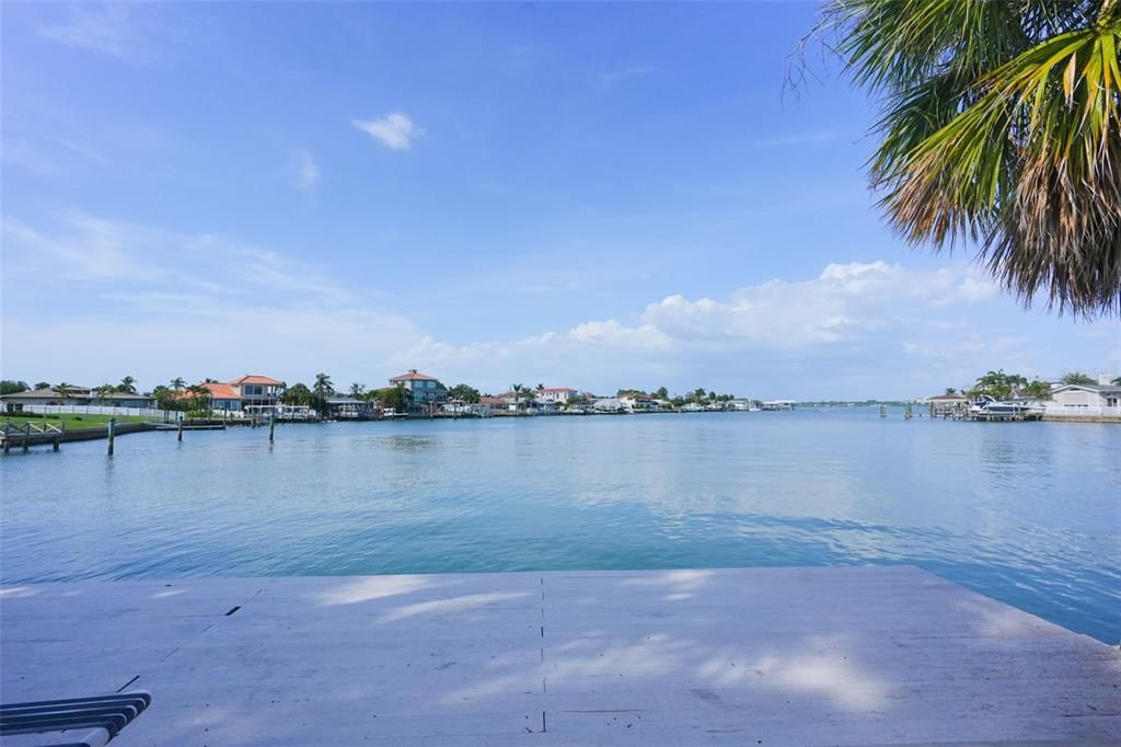 For Sale: $499,950 (2 beds, 2 baths, 1240 Square Feet)