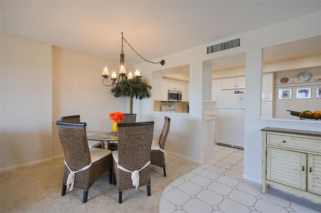 For Sale: $499,950 (2 beds, 2 baths, 1240 Square Feet)