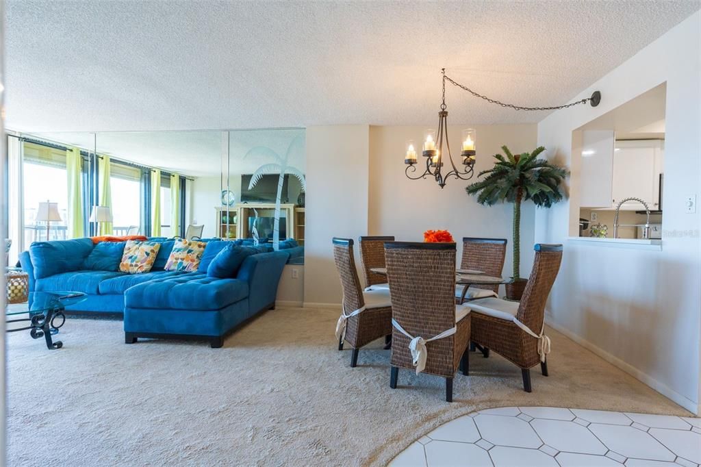 For Sale: $499,950 (2 beds, 2 baths, 1240 Square Feet)