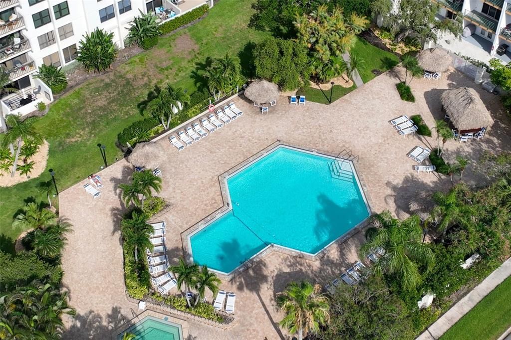 For Sale: $499,950 (2 beds, 2 baths, 1240 Square Feet)