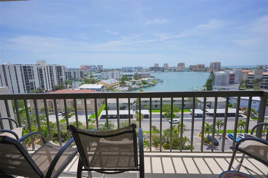 For Sale: $499,950 (2 beds, 2 baths, 1240 Square Feet)