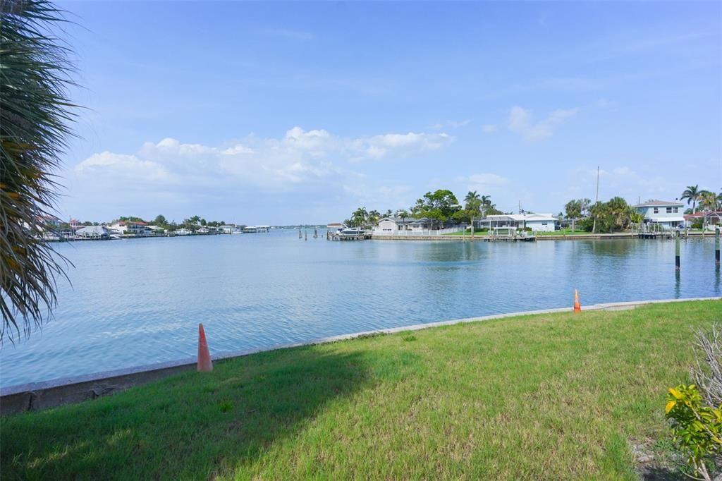 For Sale: $499,950 (2 beds, 2 baths, 1240 Square Feet)
