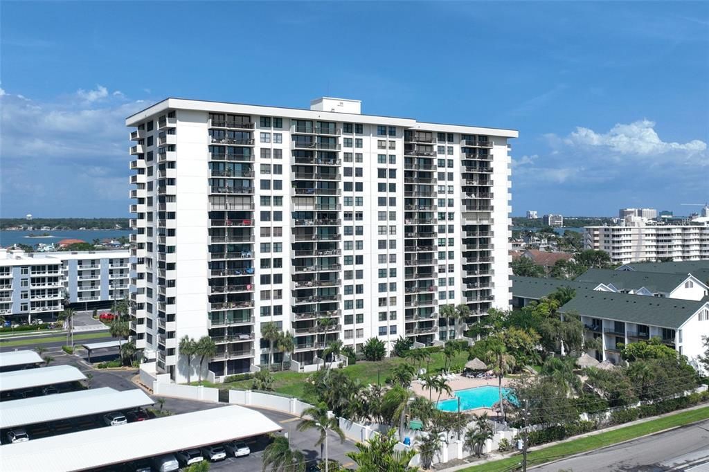 For Sale: $499,950 (2 beds, 2 baths, 1240 Square Feet)
