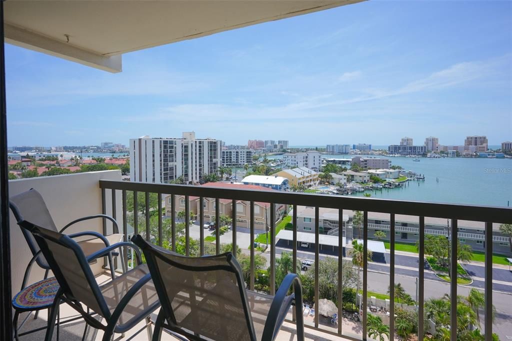 For Sale: $499,950 (2 beds, 2 baths, 1240 Square Feet)