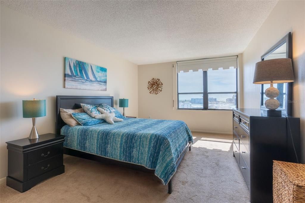 For Sale: $499,950 (2 beds, 2 baths, 1240 Square Feet)