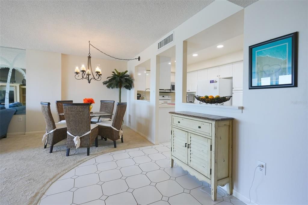 For Sale: $499,950 (2 beds, 2 baths, 1240 Square Feet)