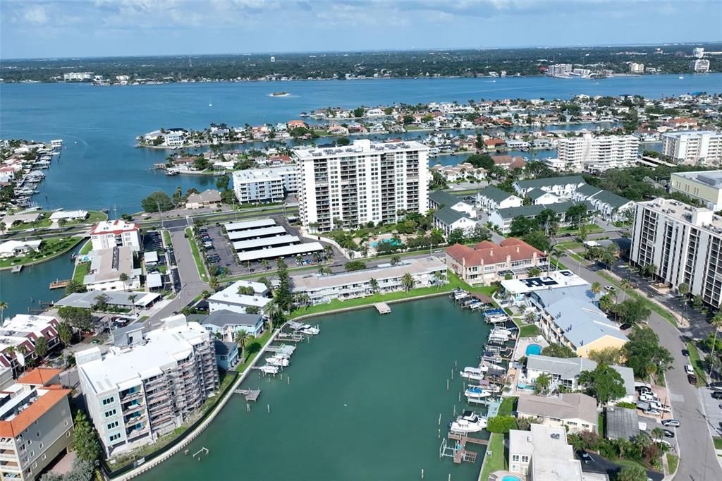 For Sale: $499,950 (2 beds, 2 baths, 1240 Square Feet)