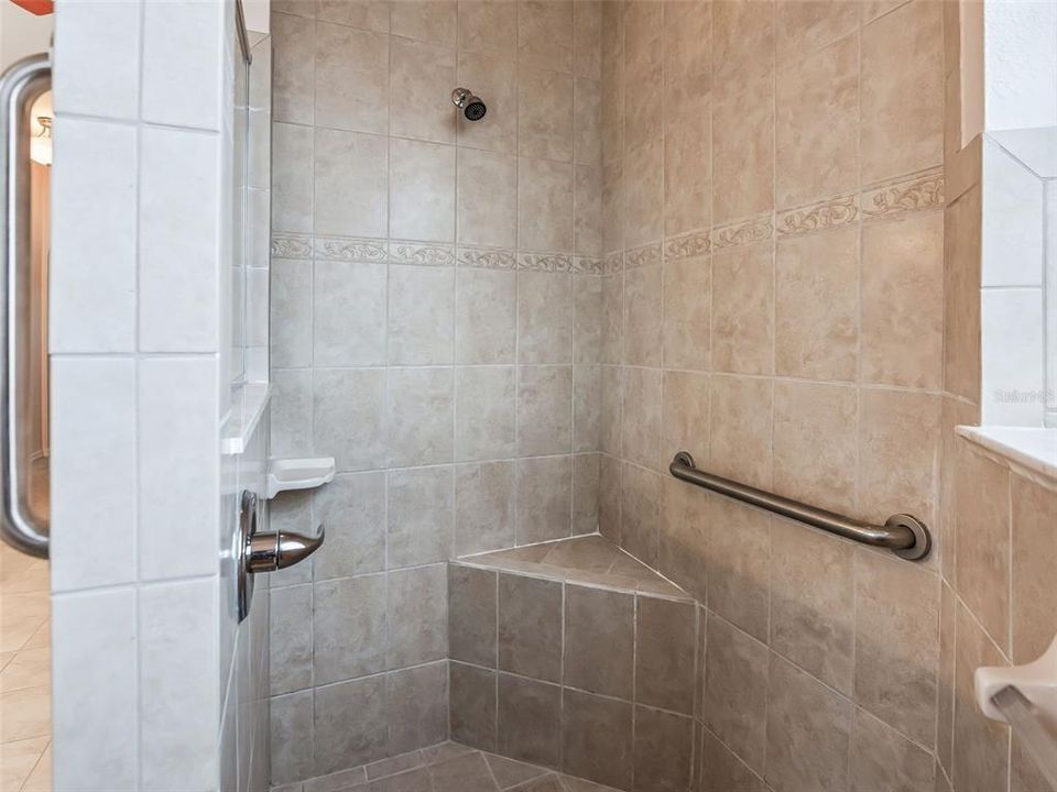 На продажу: $439,000 (3 спален, 2 ванн, 2100 Квадратных фут)