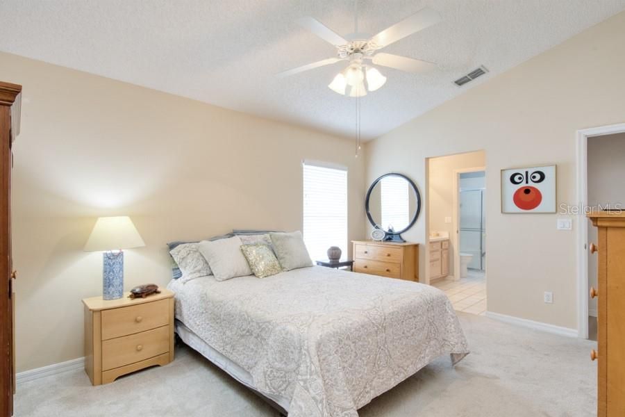 For Sale: $349,900 (3 beds, 2 baths, 1572 Square Feet)