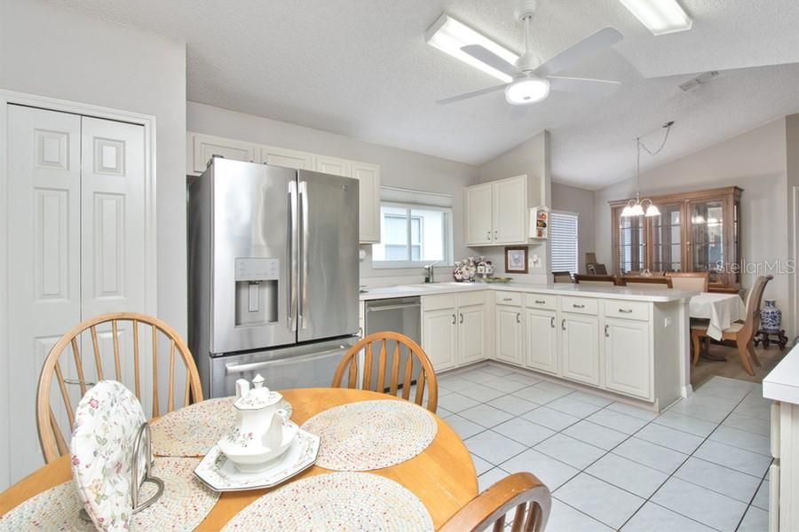 For Sale: $349,900 (3 beds, 2 baths, 1572 Square Feet)
