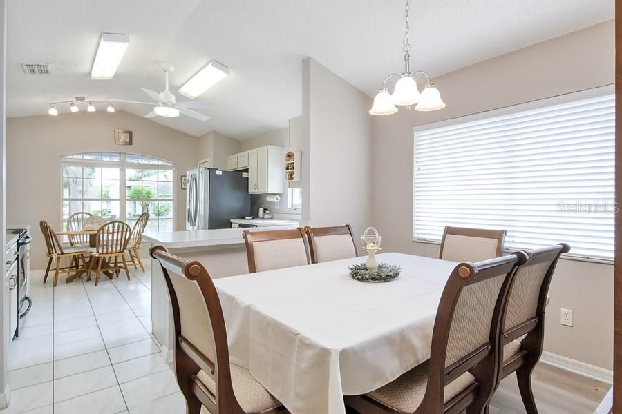 For Sale: $349,900 (3 beds, 2 baths, 1572 Square Feet)