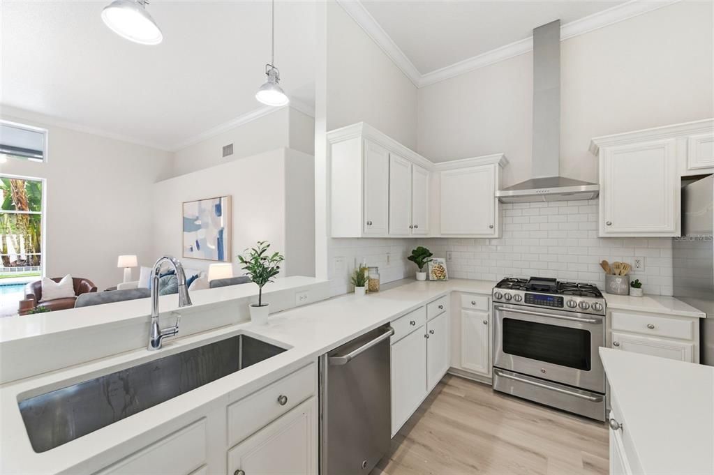 En Venta: $735,000 (4 camas, 3 baños, 2583 Pies cuadrados)