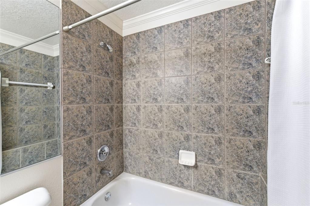 En Venta: $735,000 (4 camas, 3 baños, 2583 Pies cuadrados)