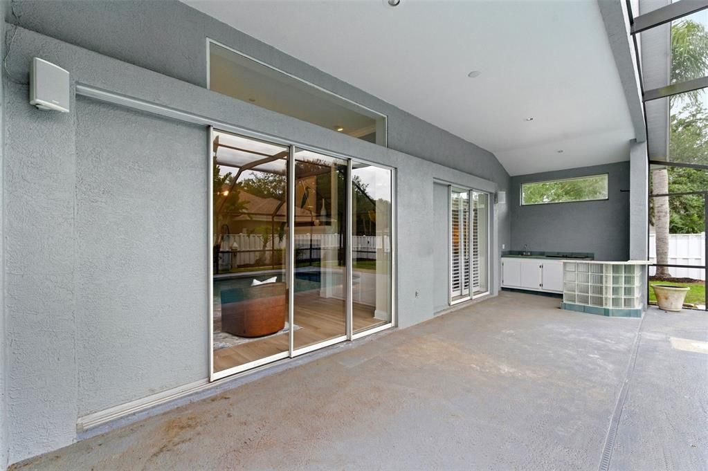 En Venta: $735,000 (4 camas, 3 baños, 2583 Pies cuadrados)