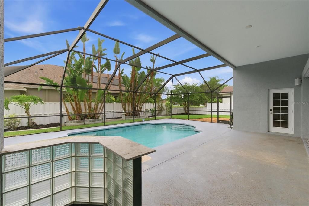 En Venta: $735,000 (4 camas, 3 baños, 2583 Pies cuadrados)