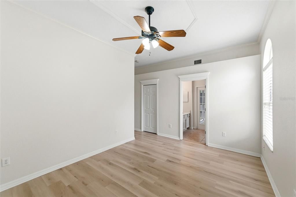 En Venta: $735,000 (4 camas, 3 baños, 2583 Pies cuadrados)
