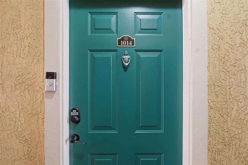 For Sale: $230,000 (1 beds, 1 baths, 770 Square Feet)