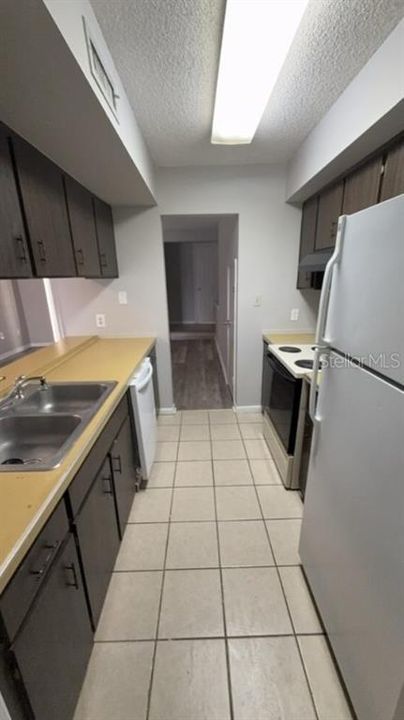En Renta: $1,450 (3 camas, 1 baños, 1200 Pies cuadrados)