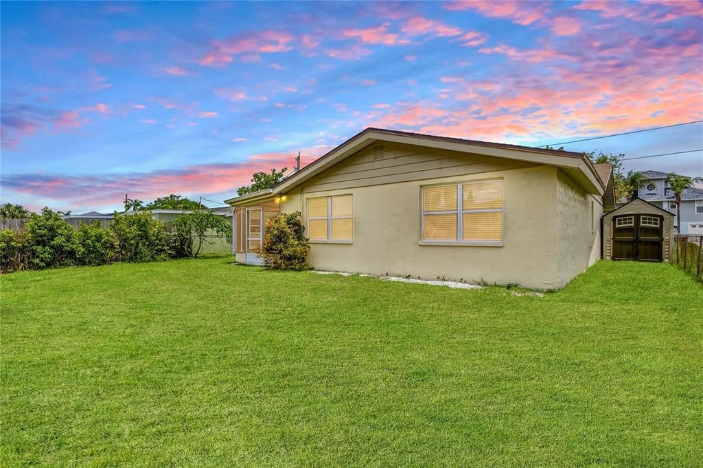 For Sale: $275,000 (3 beds, 2 baths, 1024 Square Feet)