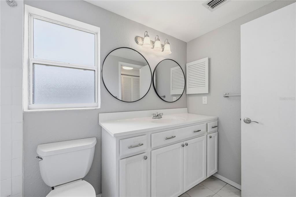 For Sale: $275,000 (3 beds, 2 baths, 1024 Square Feet)