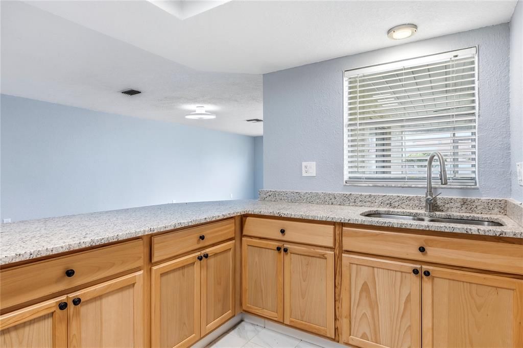 For Sale: $275,000 (3 beds, 2 baths, 1024 Square Feet)