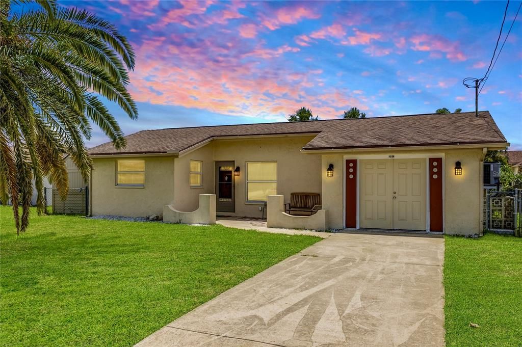For Sale: $275,000 (3 beds, 2 baths, 1024 Square Feet)