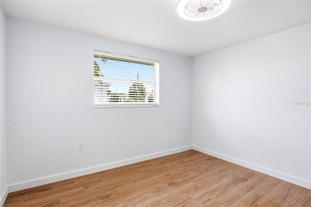 For Sale: $275,000 (3 beds, 2 baths, 1024 Square Feet)
