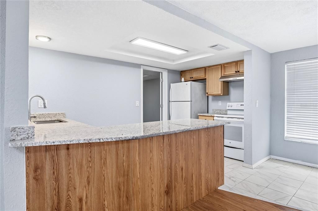 For Sale: $275,000 (3 beds, 2 baths, 1024 Square Feet)