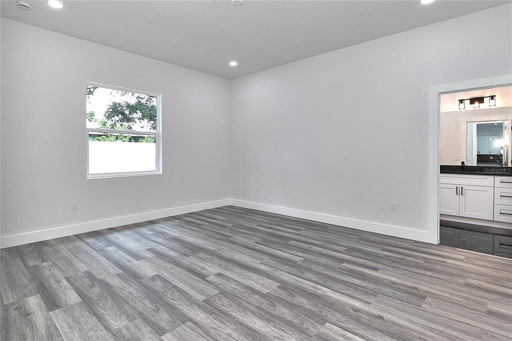 En Venta: $625,000 (4 camas, 3 baños, 2220 Pies cuadrados)