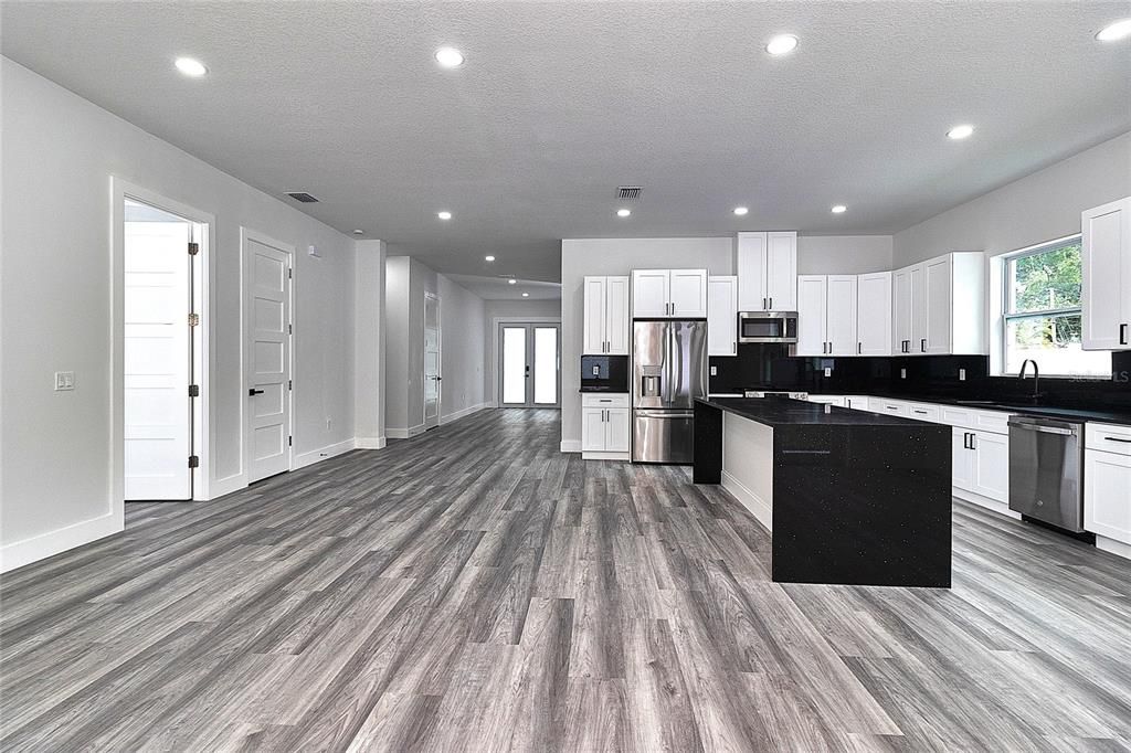 En Venta: $625,000 (4 camas, 3 baños, 2220 Pies cuadrados)
